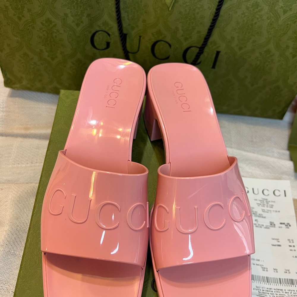 Gucci jelly pink sandals